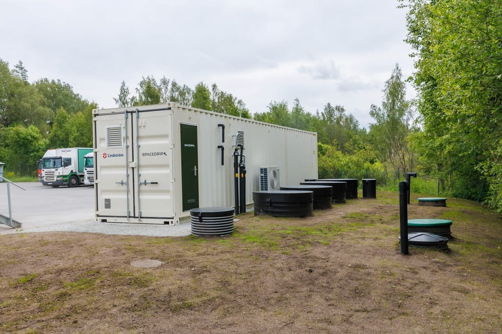 Containerised on-site laundry water reuse unit